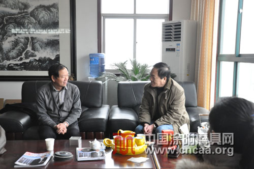 伊東風董事長石鐵拴向王明遠秘書長彙報情況