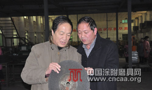 王明遠秘書長深入伊東風生産一線考察企業經營和新産品研發情況